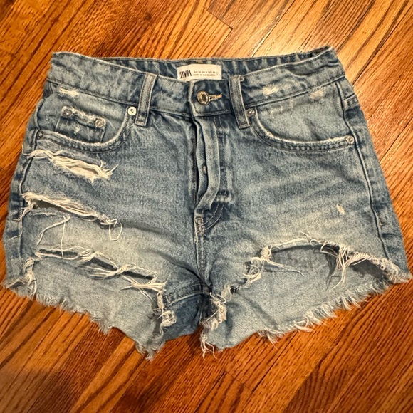 Zara Jean Shorts - Picture 1 of 5